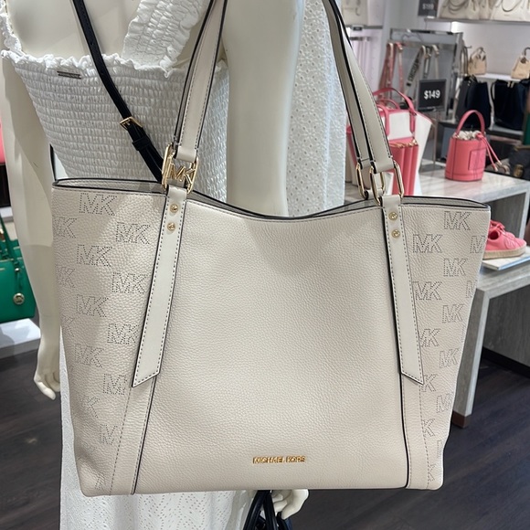 Michael Kors Handbags - MICHAEL KORS ARLO LARGE GRAB BAG SHOULDER TOTE MK LEATHER GOLD~2 BAGS IN 1
NWT